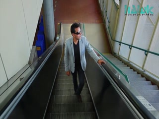 Gal Vakhri Video Song ethumb-004.jpg