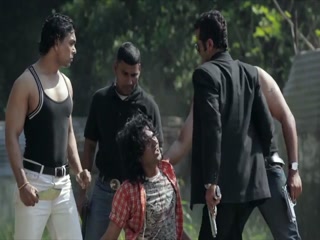 khoon vich Garmi Video Song ethumb-006.jpg