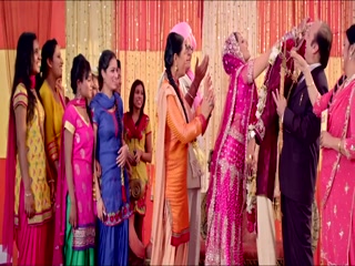 Fer Mamla Gadbad Gadbad Video Song ethumb-006.jpg