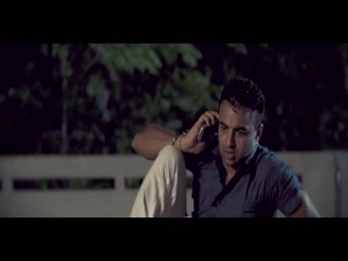 Mehnga Maarka Video Song ethumb-005.jpg