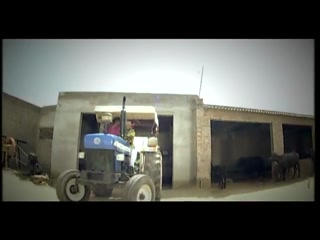 SOUHRE PIND Video Song ethumb-003.jpg