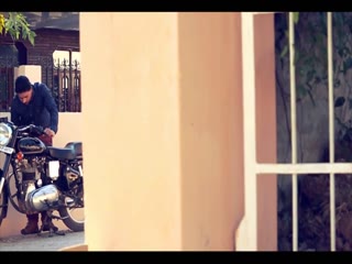Yaari Yenkan Di Video Song ethumb-002.jpg