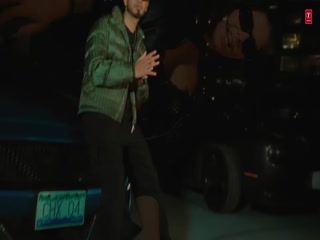 Gucchi Gucchi Video Song ethumb-003.jpg